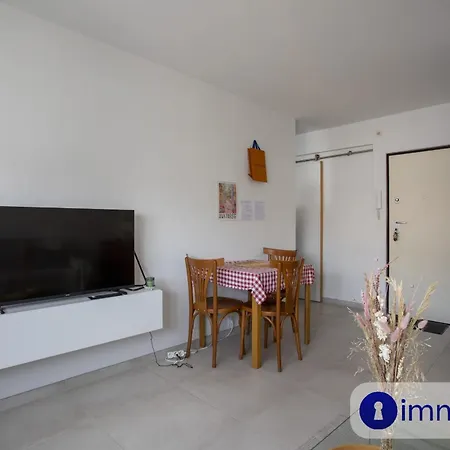 Near Airport דירה ניס