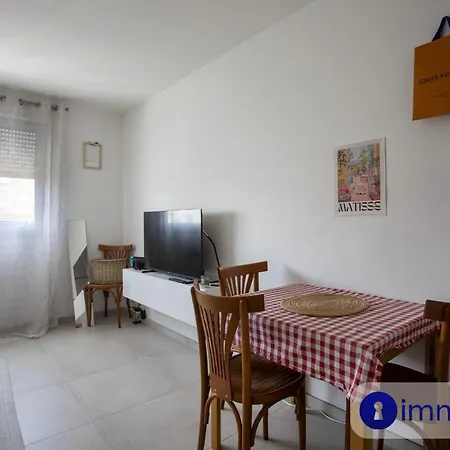 דירה Near Airport