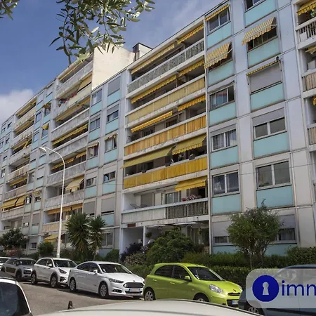 Near Airport דירה *